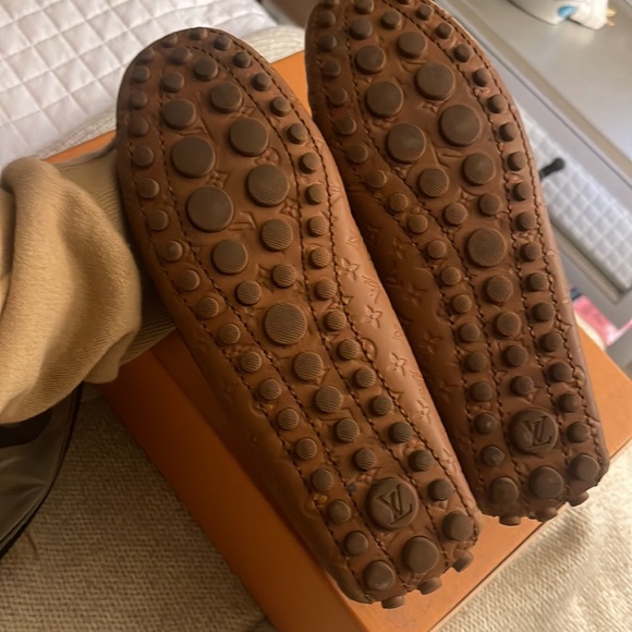 Women’s Louis Vuitton loafers - Picture 2 of 2